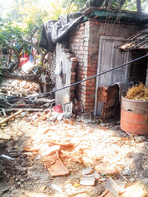 হুড়মুড়িয়ে বাড়িতে ঢুকে গেল ট্রেলার, জখম শিশু-সহ ৭