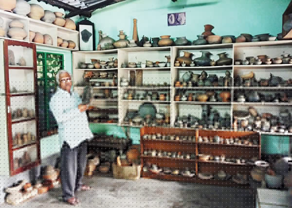 নিজের বাড়িতেই প্রত্ন সংগ্রহশালা গড়েছেন মথুরাপুরের দেবীশঙ্কর