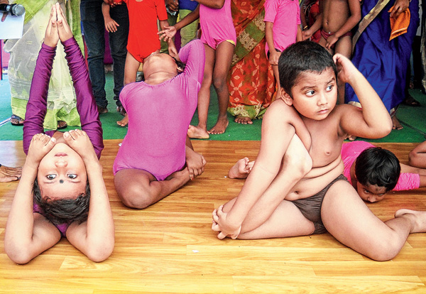 যোগ ও শিশু উৎসব