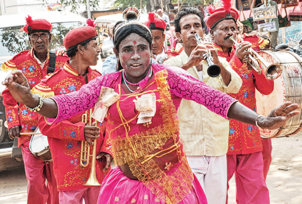 নাচো তো দেখি