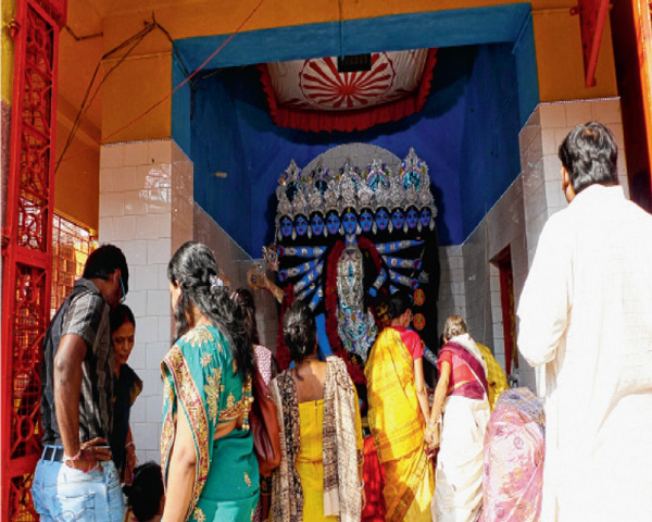 মালদহে চতুর্দশীতেই পুজো হয় দশ মাথার মহাকালীর