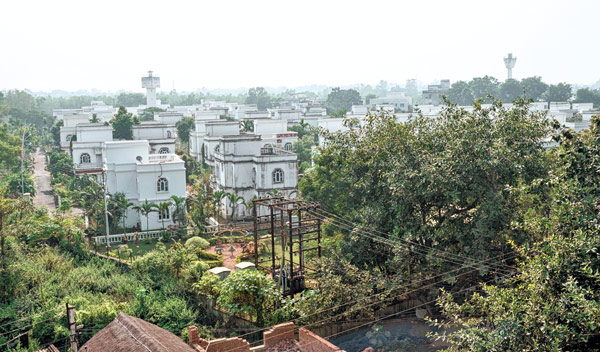 উন্নয়নে পিছিয়ে পড়ছে পশ্চিম