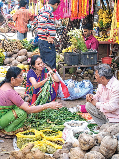 আজ ছট, ফলের বাজারে দাম চড়া