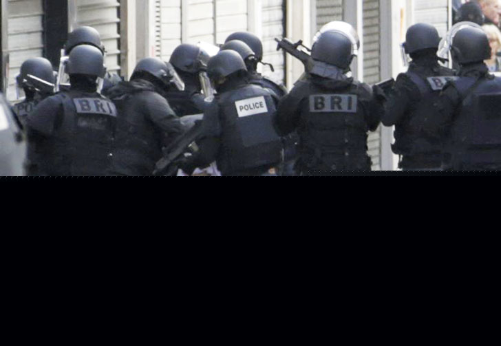 French Police special forces raid an appartment