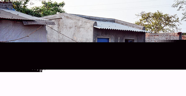 জমির দাম দিয়েছি নেতাদের,  নালিশ কারখানা আবাসনে