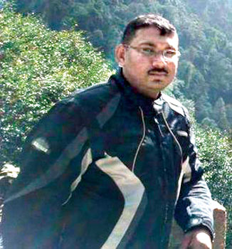 শখের মোটরবাইকই প্রাণ কাড়ল যুবকের