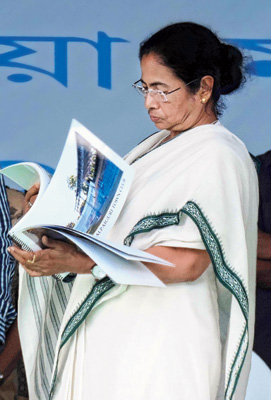 ছোট মাঠে সভা মমতার, যানজটে দুর্ভোগ