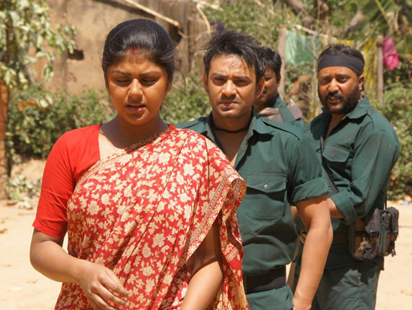 মাওবাদীদের ঘরে ফেরাতে সিনেমা বানালো পুলিশ