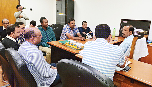 ব্যবসায়ীদের দাবিতে অবশেষে ট্রাভেল মার্ট