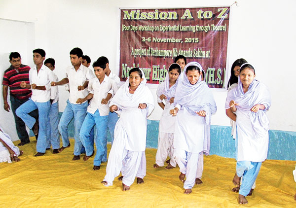 নাটকে ইংরেজির পাঠ মাদ্রাসায় 