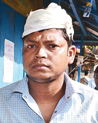 বাবাকে ফেলে দিলেন রঞ্জনবাবু