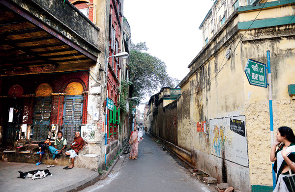 how does bidon street-parry row changes through time
