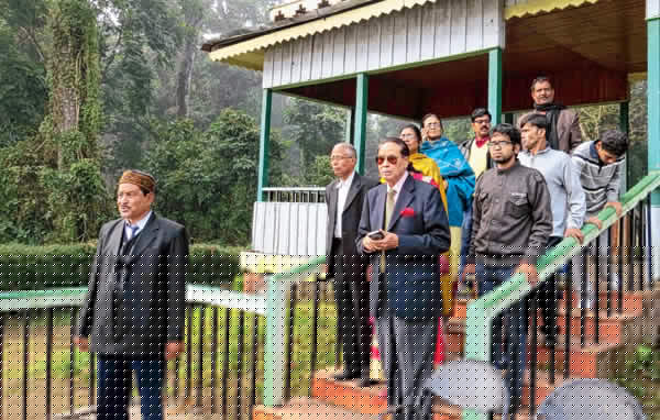 জাতীয় উদ্যান ঘুরে দেখলেন এরশাদ