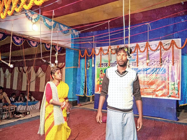 আদিবাসী নাটকের প্রতিযোগিতা পুরুলিয়ায়