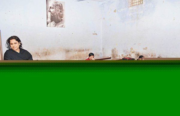 নিয়ম মানতে দু’বার বার্ষিক পরীক্ষা স্কুলে