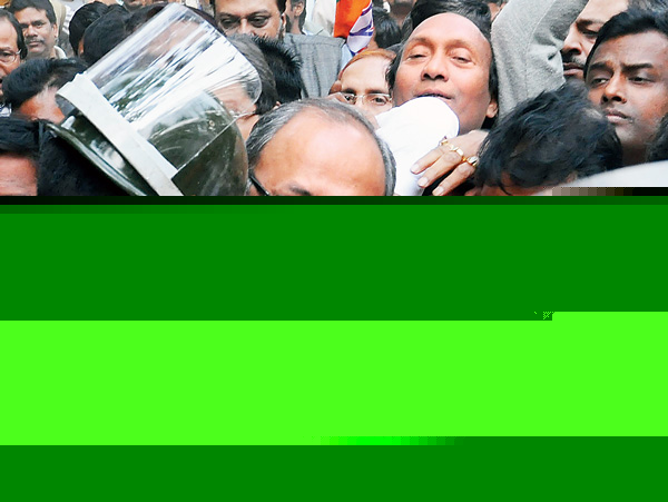 bjp leaders injured in clash with police