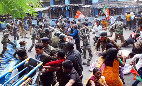 police-bjp supporters fight dgtl