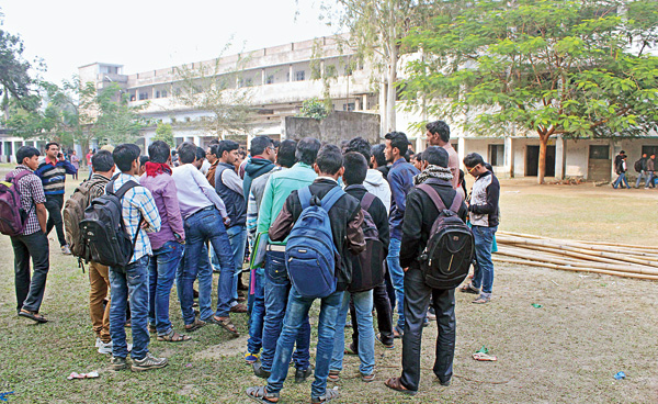 বালুরঘাটে ফের কলেজে সংঘর্ষ