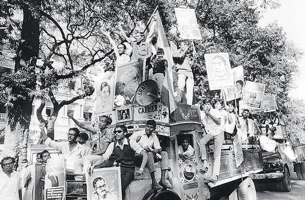 সব ক’টা জানালা খুলে দাও না