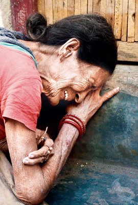 Mother lives for seven days with her daughter's dead body