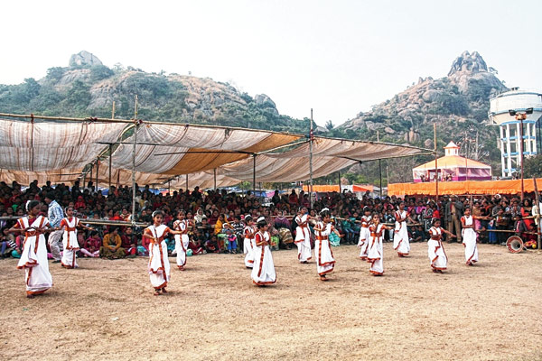 জয়চণ্ডী পাহাড়ে খুলছে যুব আবাস  