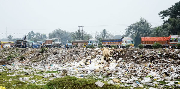 Mumbai road getting dirty