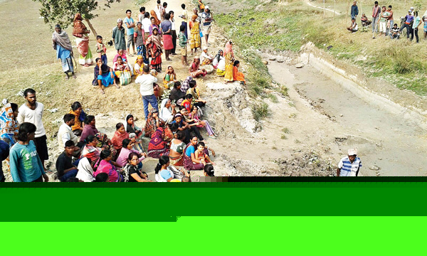 বন্ধ রাস্তা তৈরি, অভিযুক্ত তৃণমূল