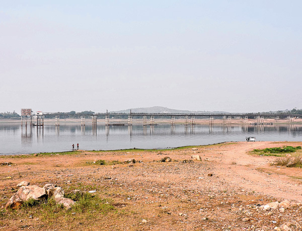 mukutmonipur is allmost dry, tourist loosing interest dgtl