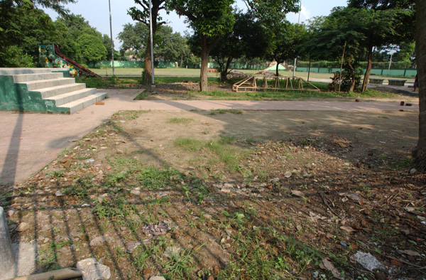 dirty park in kolkata dgtl