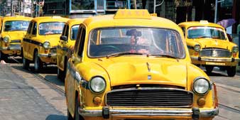 ট্যাক্সিভাড়া বৃদ্ধির দাবি প্রত্যাহার