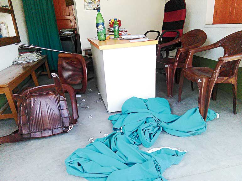 প্রার্থী নিয়ে দ্বন্দ্ব, হামলার অভিযোগ কাউন্সিলরের