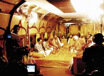 নববর্ষের বৈঠক রেল, নৌকো, মেট্রোয়