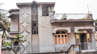 Miscreants shot at CPM members house at Bansberia