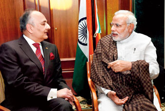 Netaji kin urges PM declassify files gets assurance