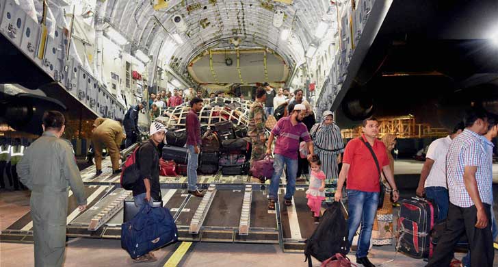 First team of evacuated Indians from yemen land in India