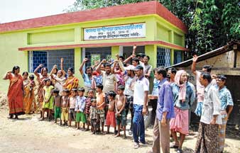 Angry Kasba villagers agitates against various problems 