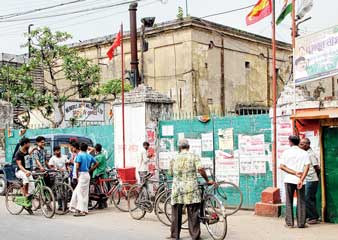 Two jute mills at Naihati and Shyamnagar shut down makes seven thousand workers jobless