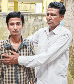 অনটন পেরিয়ে সেরা গোলাম