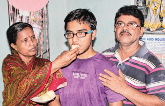 অন্ধকারে থেকে বাতিঘর শৌভিক