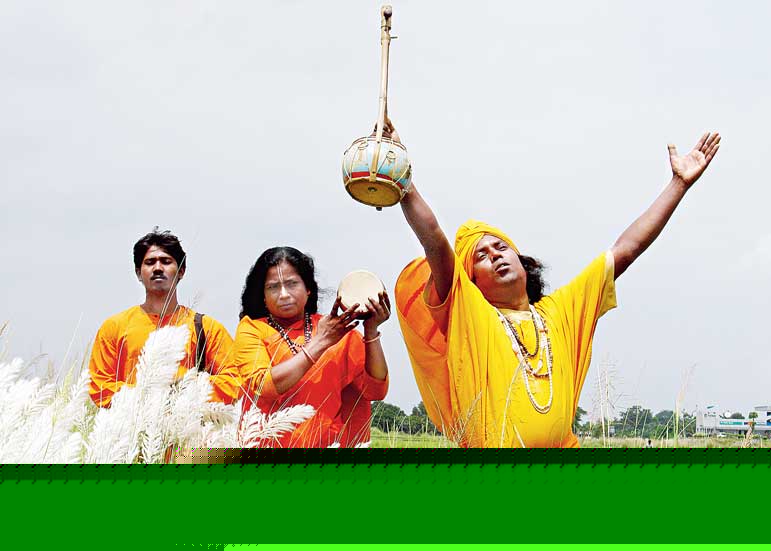 অবসরে মনটা বাউল মাটির টানে