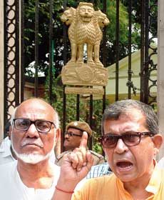 Congress want CBI investigation against post poll violence at Katwa