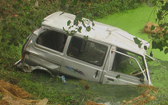 car accident in nayanjuli two dead in shyampur