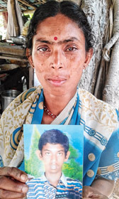 পুলিশি নিষ্ক্রিয়তার নালিশ, আইনজীবীর দ্বারস্থ মহিলা