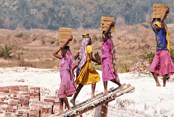 শিশু উদ্ধার নয়, আলোচনা চায় প্রশাসন