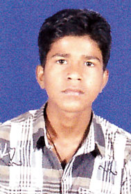 মিস্ত্রির কাজ করেও চমকে দিয়েছে রাহুল