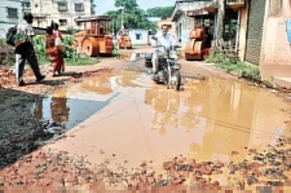 Road damaged at Arambagh