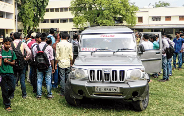 raniganj tmcp block president saumitra suspended after threatening police