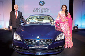 নতুন গাড়ি