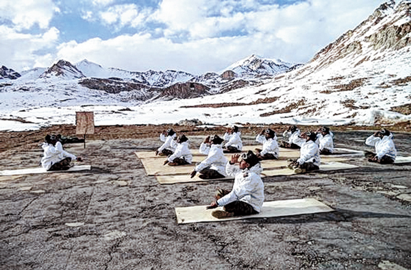 Yoga divas will celebrate by rail on 21 June