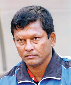 Derek perera may the east bengal coach